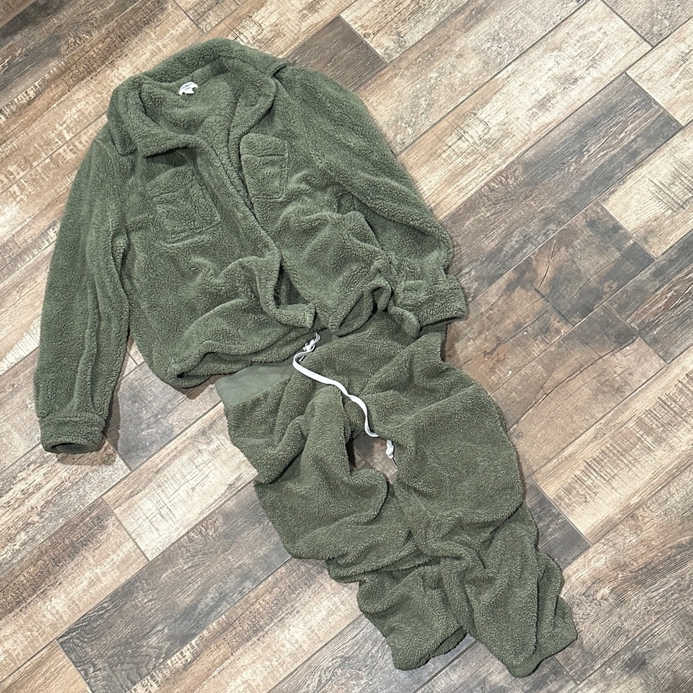 Dylan Soft Gray Fleece Apparel